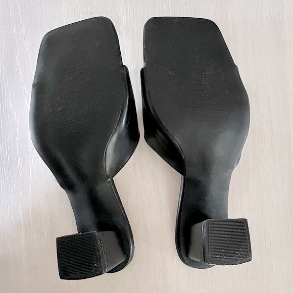 RAID Pia Wide-Fit black slide sandals with block heels - Picture 6 of 6